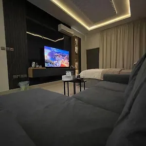 Luxury Studio With Private Side Entrance الرياض